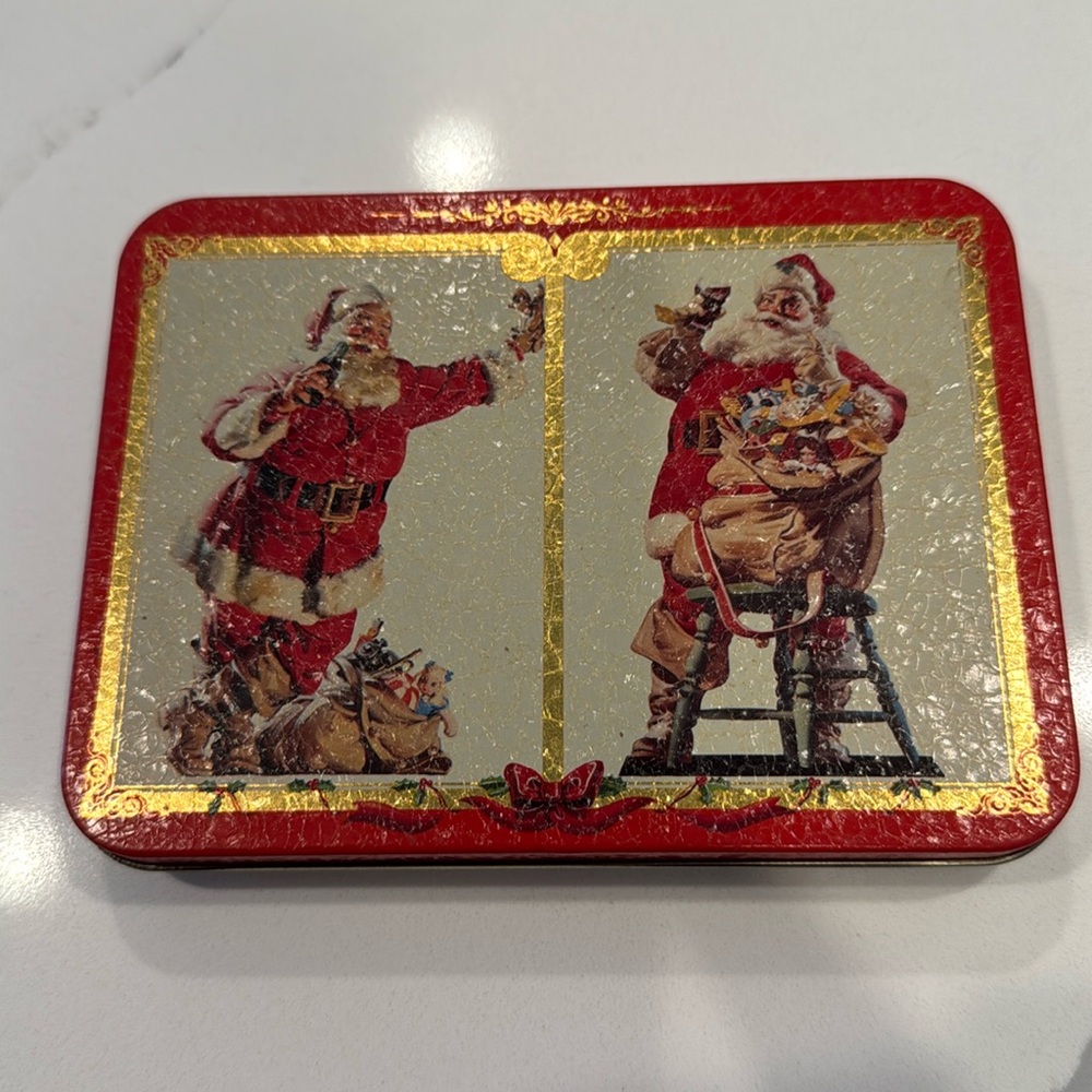 COCA COLA SANTA CLAUS DOUBLE DECK PLAYING CARDS IN TIN BOX